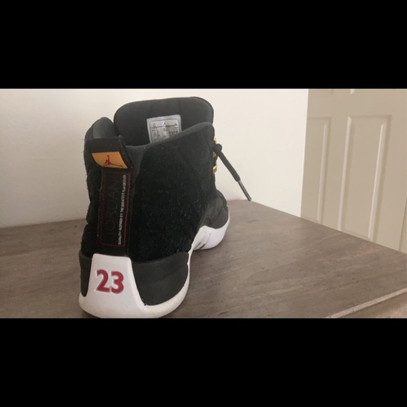 Jordan 12 reverse taxis, size 10 - Picture 4 of 6